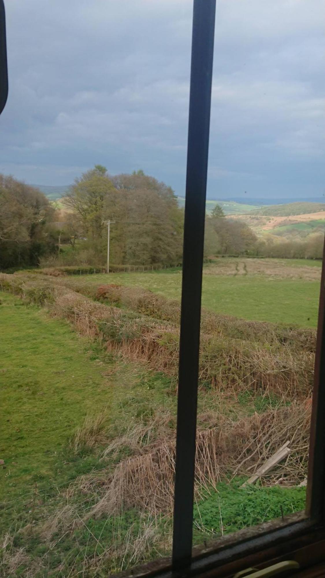 The Barn Annexe, Cefn-Yr-Allt Crickadarn Luaran gambar